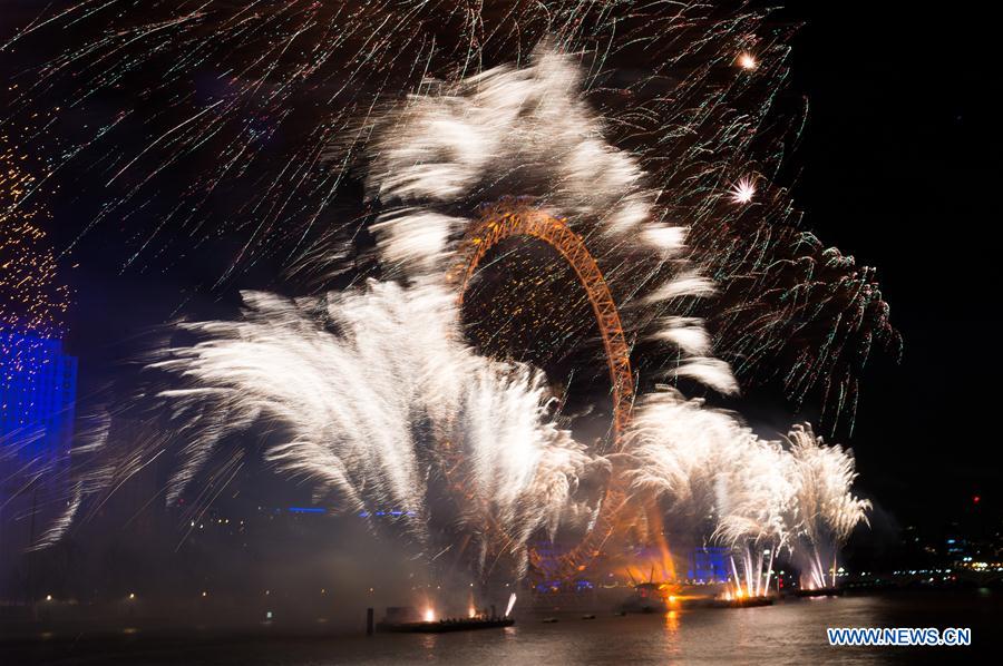 BRITAIN-LONDON-NEW YEAR-FIREWORKS