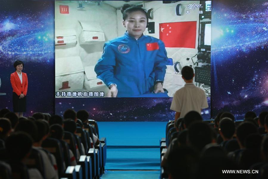 Xinhua Headlines: Farewell, Tiangong-1