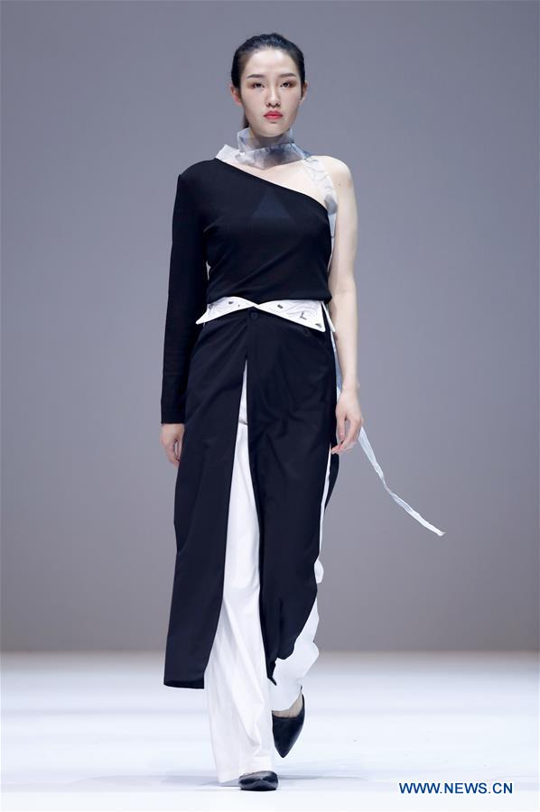 CHINA-BEIJING-GRADUATE FASHION WEEK (CN) 