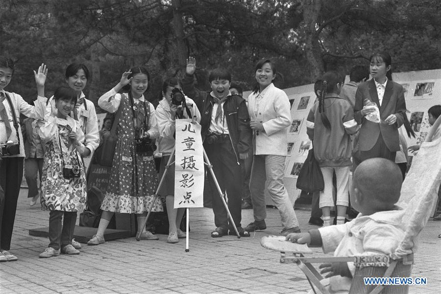 CHINA-OLD PHOTOS-CHILDHOOD-PICTORIAL RECORD (CN)