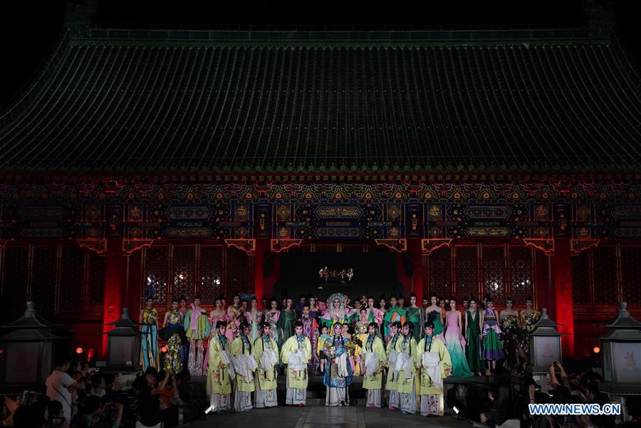 CHINA-BEIJING-PRINCE KUNG'S MANSION-FASHION SHOW (CN)