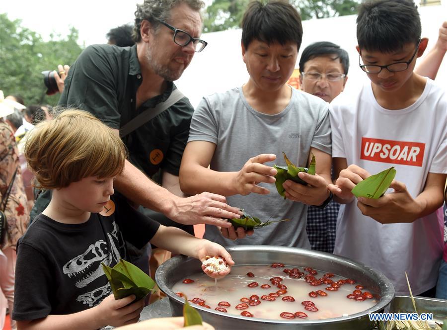 CHINA-DRAGON BOAT FESTIVAL-CELEBRATIONS (CN)