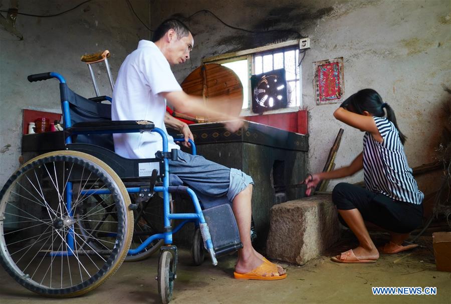 CHINA-JIANGXI-WEDDING ANNIVERSARY-POVERTY (CN)