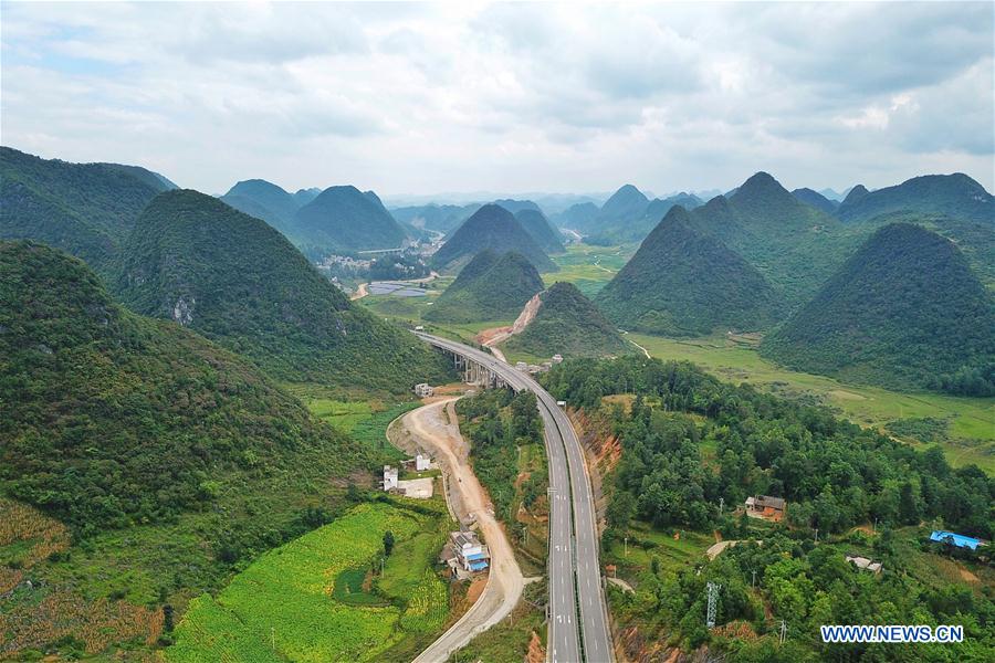 CHINA-GUIZHOU-EXPRESSWAY-VIEW (CN)