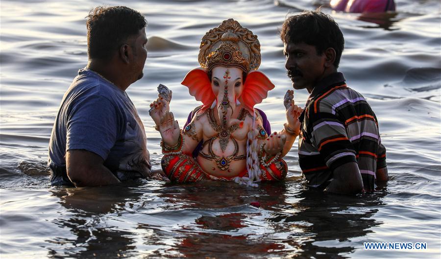 INDIA-MUMBAI-GANESH FESTIVAL-WATER IMMERSION