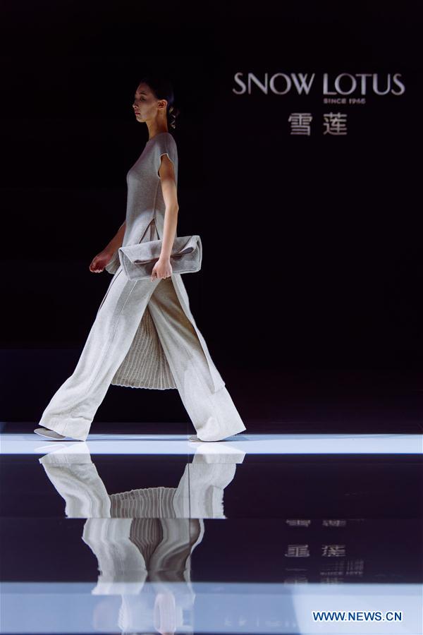 CHINA-BEIJING-FASHION WEEK (CN)