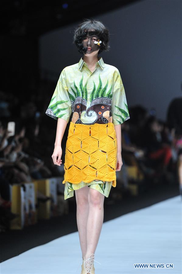 INDONESIA-JAKARTA-FASHION WEEK-LENNY AGUSTIN