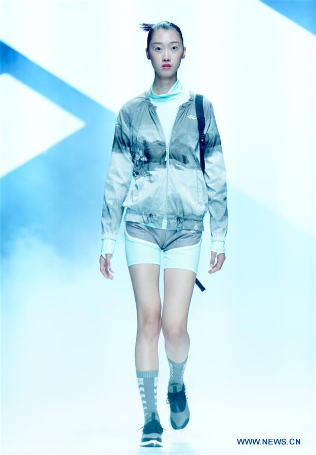 CHINA-BEIJING-FASHION WEEK (CN)