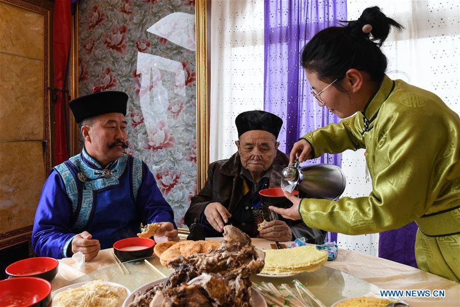 CHINA-INNER MONGOLIA-ORDOS-WEDDING (CN)