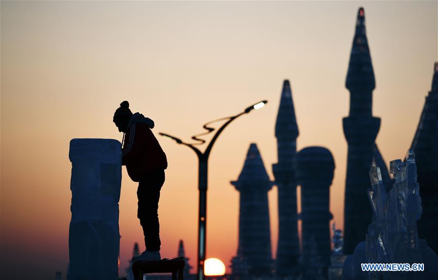 CHINA-HARBIN-ICE SCULPTURE-COMPETITION (CN)