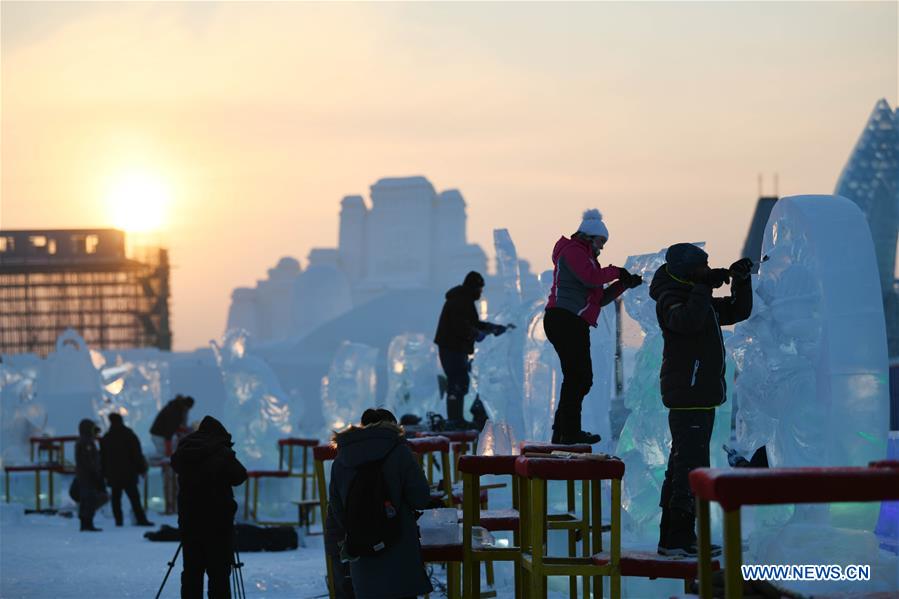 CHINA-HEILONGJIANG-HARBIN-ICE SCULPTURE COMPETITION (CN)