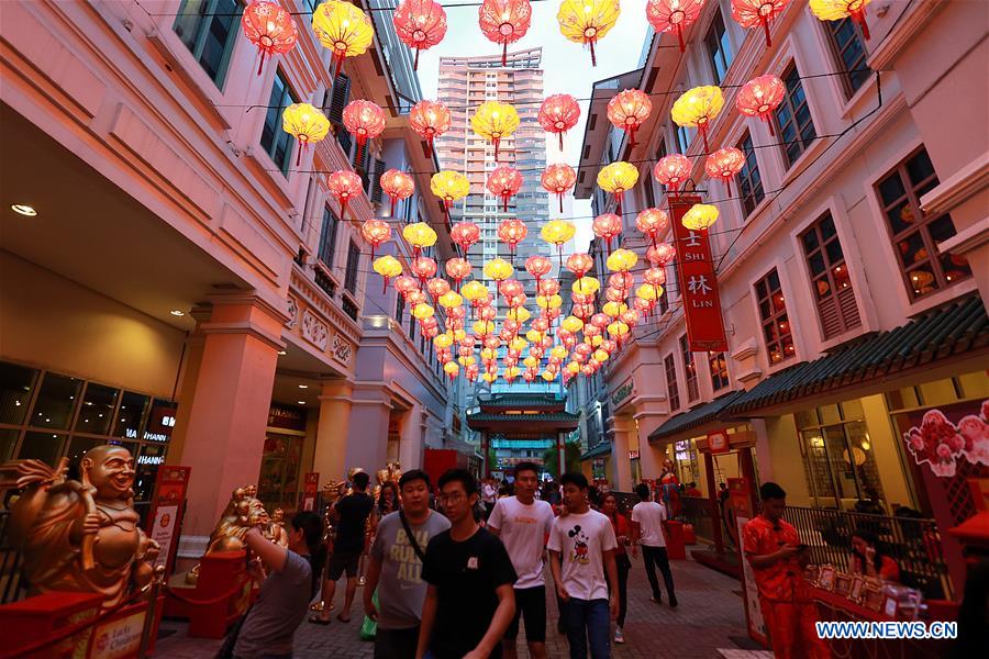 PHILIPPINES-MANILA-LANTERNS-CELEBRATION