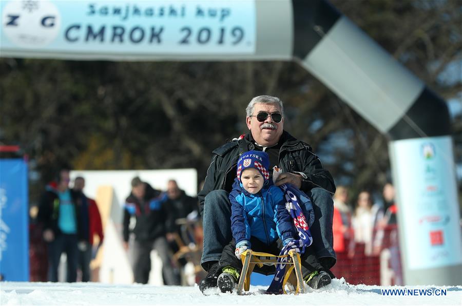 (SP)CROATIA-ZAGREB-SLEDDING RACE-CHILDREN