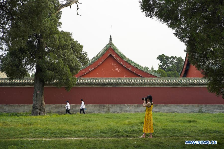 (CDAC)CHINA-BEIJING-PHOTO EXHIBITION-FENG GANYU (CN)