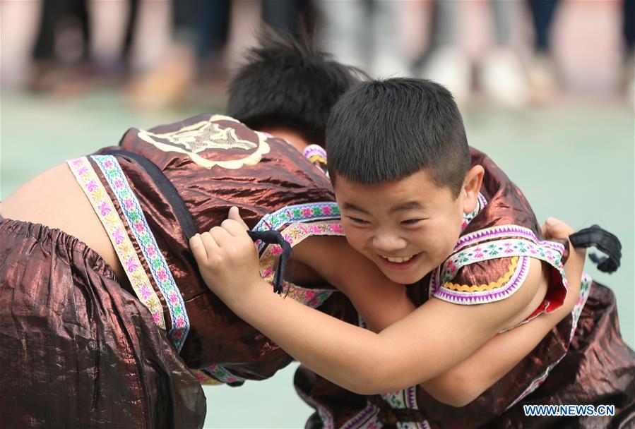 (SP)CHINA-GUIZHOU-LIPING-SIZHAI VILLAGE-TRADITIONAL WRESTLING (CN)