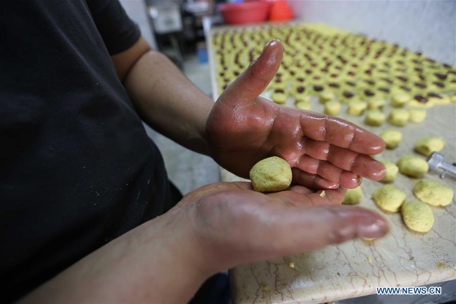 MIDEAST-JERUSALEM-EID AL-FITR-TRADITIONAL COOKIES