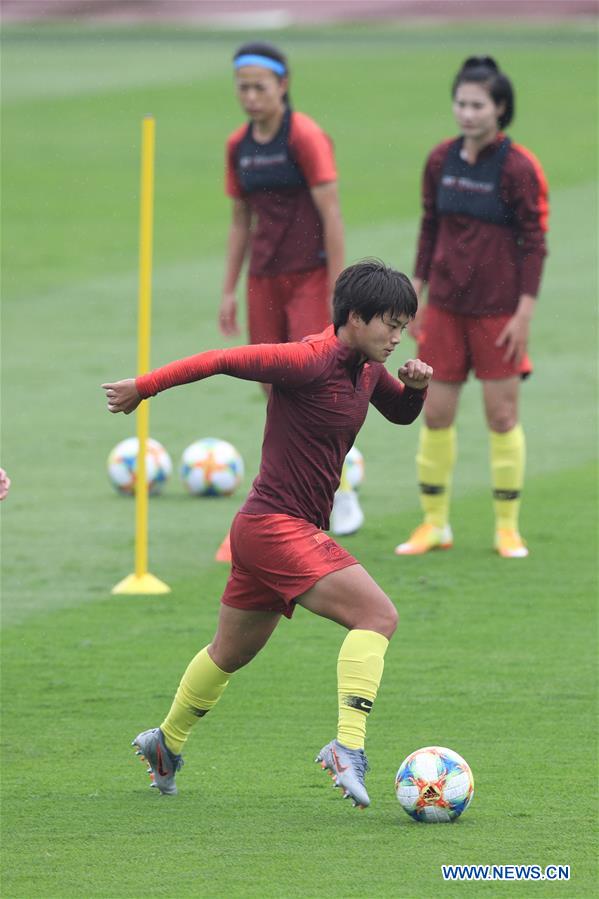 (SP)FRANCE-LE HAVRE-2019 FIFA WOMEN'S WORLD CUP-ROUND OF 16-CHINA-TRAINING SESSION