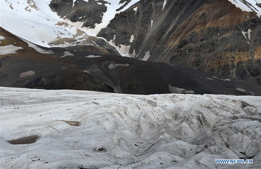 CHINA-QINGHAI-AMNE MACHIN PEAK-SCENERY (CN)