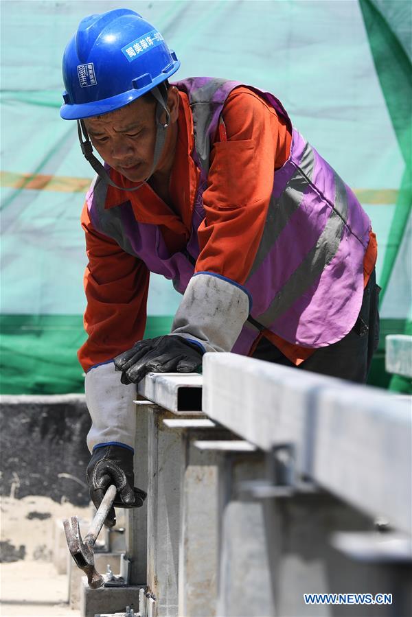 CHINA-CHONGQING-SUMMER-WORKERS (CN)