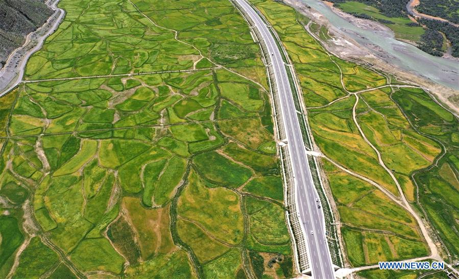 CHINA-TIBET-HIGHWAY-SCENERY (CN)