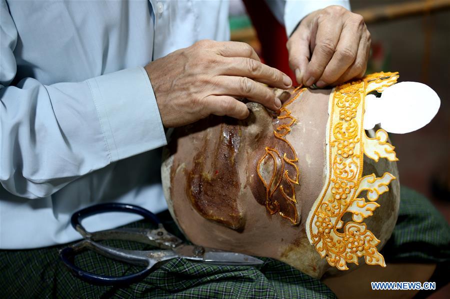 MYANMAR-YANGON-ARTISAN-MASK