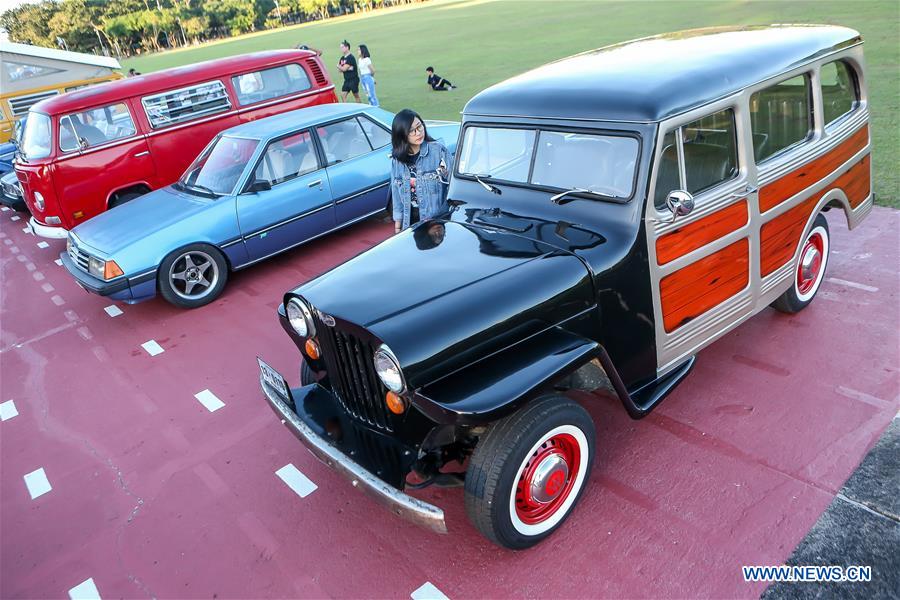 PHILIPPINES-QUEZON-VINTAGE CARS