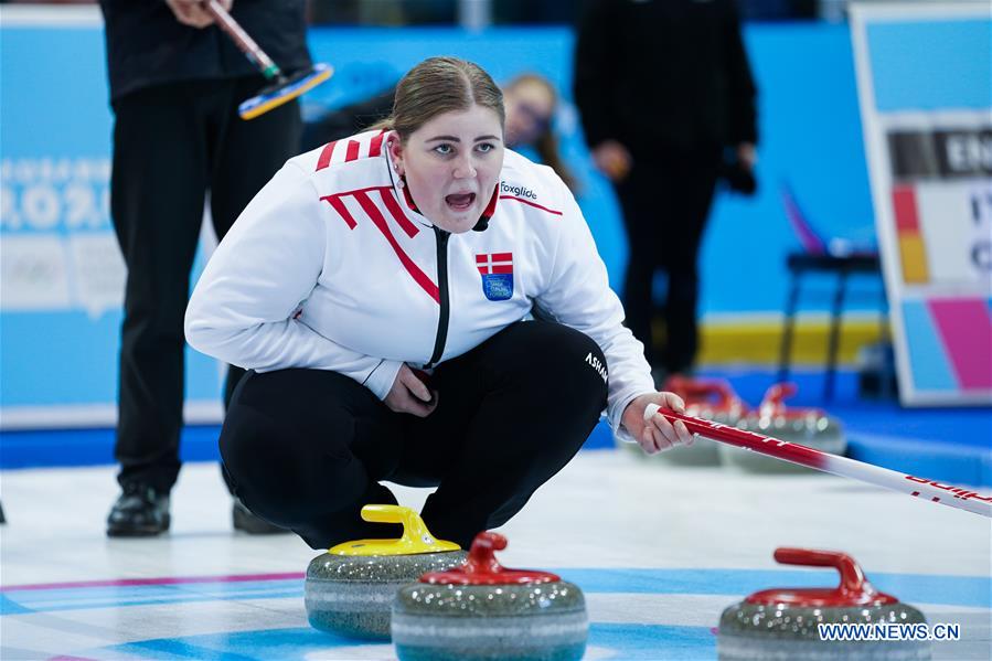 (SP)SWITZERLAND-CHAMPERY-WINTER YOG-MIXED CURLING-CHINA VS DENMARK