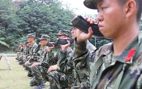 廣西邊防總隊新訓團圓滿完新兵實彈射擊考核