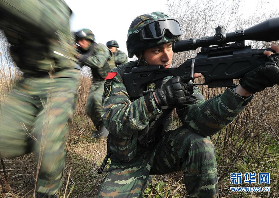 （軍事）（3）野外實(shí)戰(zhàn) 磨礪“刀鋒”