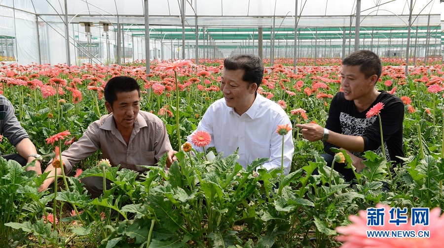 （新華全媒頭條·圖文互動）（4）凝聚民族復興的精神偉力——以習近平同志為核心的黨中央重視思想道德建設關心關愛道德模范紀實