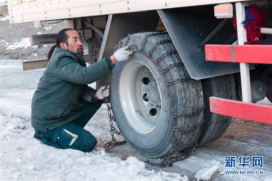 （新華全媒頭條·圖文互動）（4）格?；ㄩ_滿天路——寫在川藏公路通車65周年之際