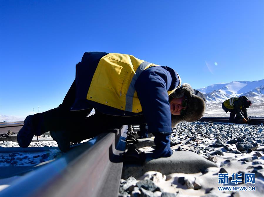 （新華全媒頭條·圖文互動）（3）用腳步和忠誠守護雪域天路——記青藏鐵路望昆線路車間副主任于本蕃