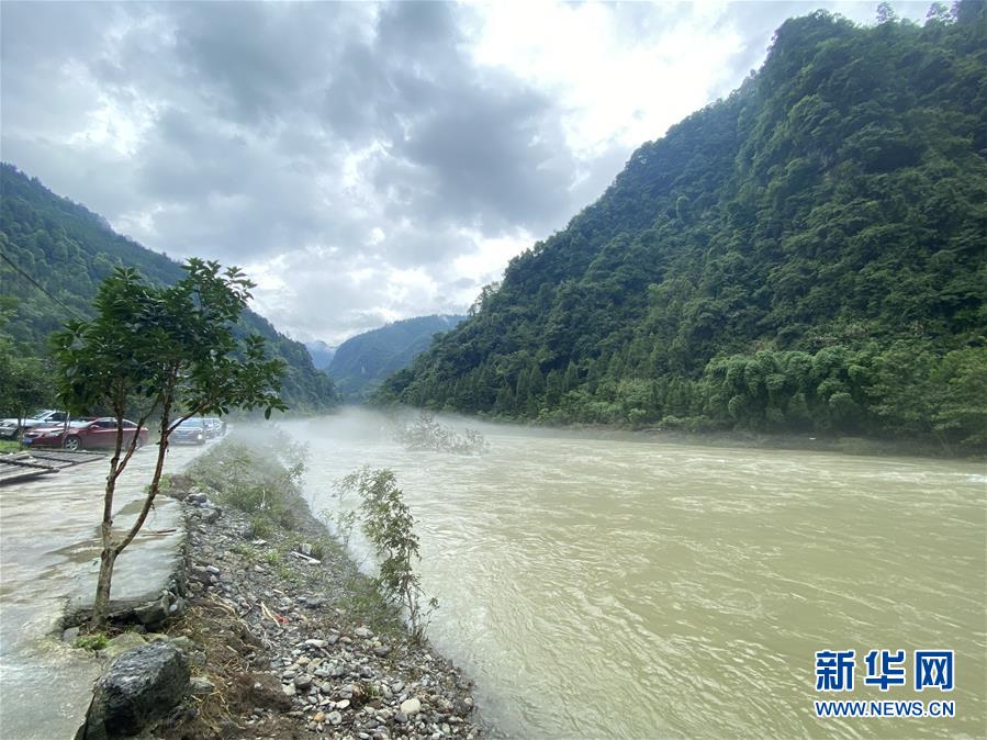 （防汛抗洪·圖文互動(dòng)）（1）山洪襲來(lái)前，澧水河畔大轉(zhuǎn)移