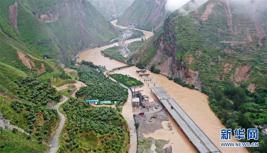 （新華視界）（5）甘肅隴南遭遇持續(xù)強(qiáng)降雨 搶險救災(zāi)全力推進(jìn)