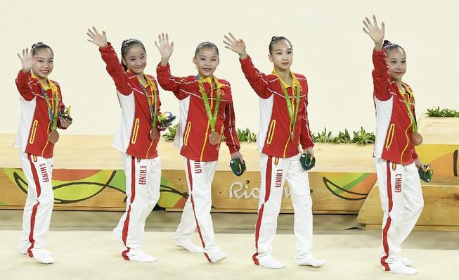 體操女子團(tuán)體賽中國隊獲得季軍